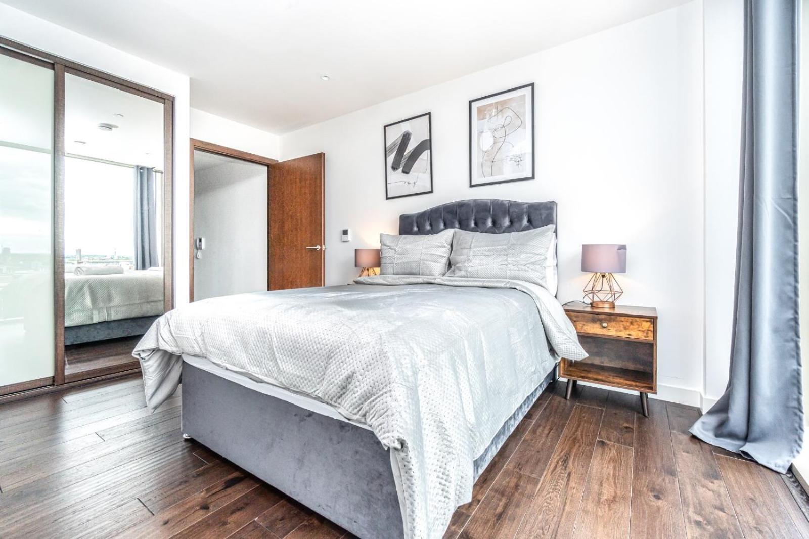 Luxury 2 Bedroom In Tower Hill Apartament Londra